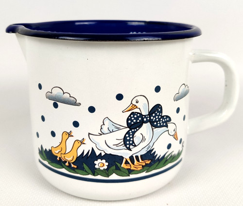 Vintage milchtopf mit - milchtopf,